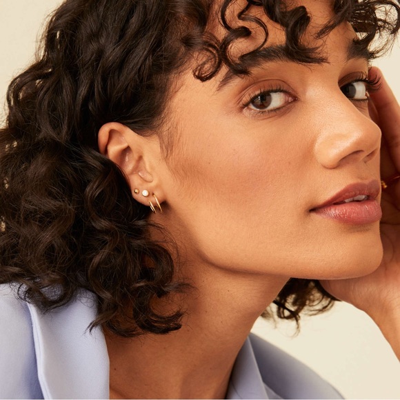 Mejuri 14k Gold Twin Hoops - Picture 9 of 9